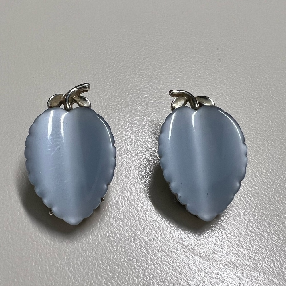 LISNER Vintage SilverTone Blue Thermoset Lucite Clip Earrings Jewelry